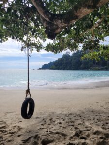 Read more about the article Pangkor – Regen, Roller, Strand