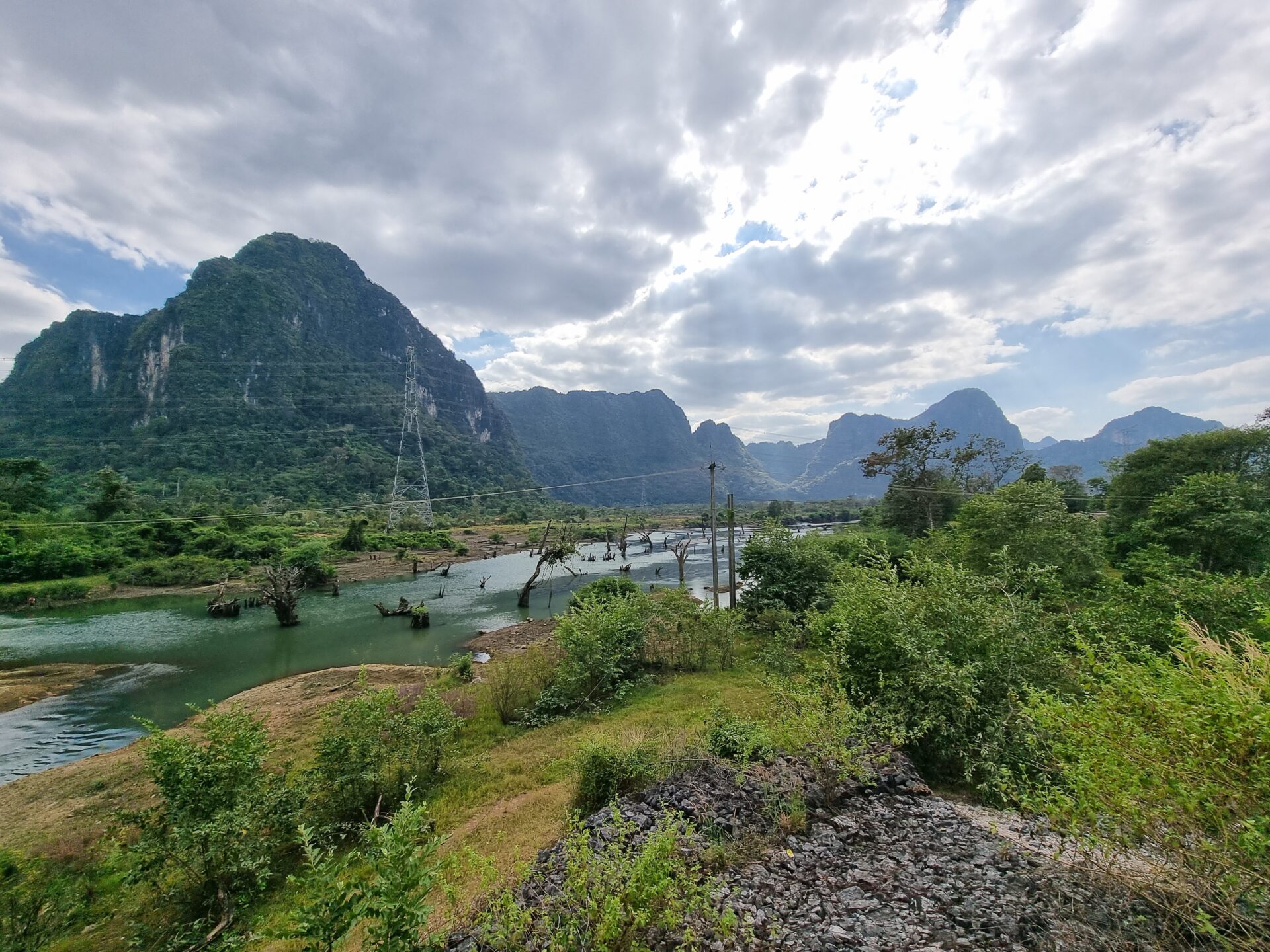 Read more about the article Thakhek Loop – Felsen, Höhlen, Büffel