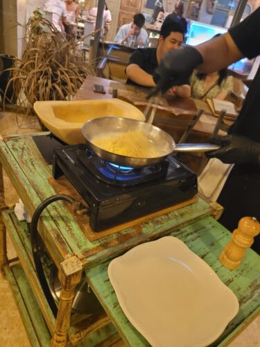Pasta aus dem Parmesanlaib