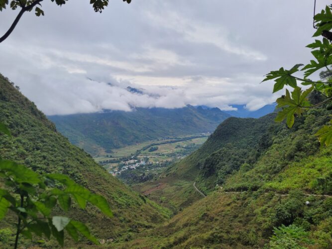 Ausblick vor der Höhle