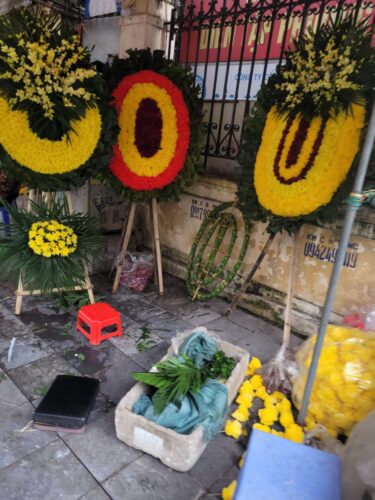 Gestecke zu einer Beerdigung in Hanoi