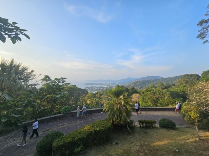Einer der Aussichtspunkte im Süden Phuket