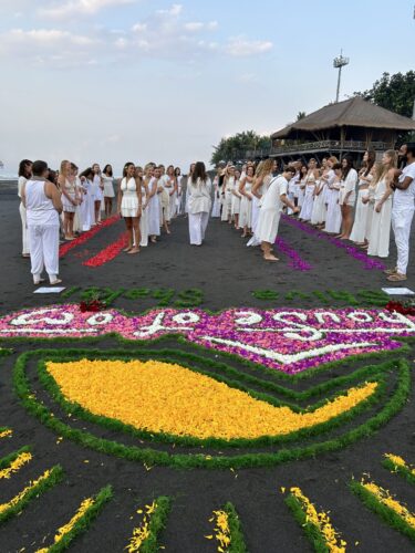 Shakti links, Shiva rechts